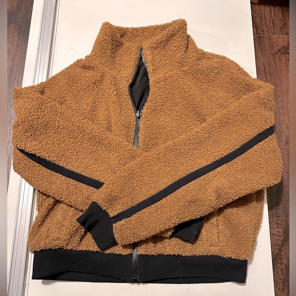 Reversible Cropped Zip Up - Fabletics
